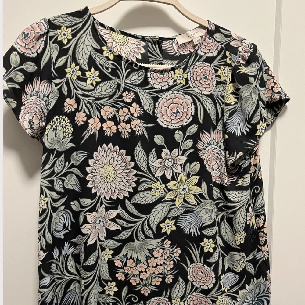 Womens floral Loft blouse